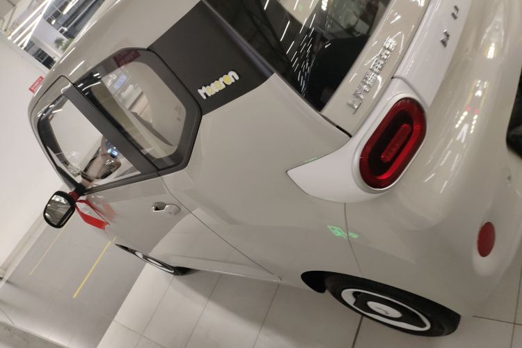 五菱汽车 宏光MINIEV 2024款 第三代 215km 青春版车身外观4