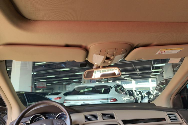 奔驰R级 2017款 R 320 4MATIC 商务型臻藏版中控内饰22