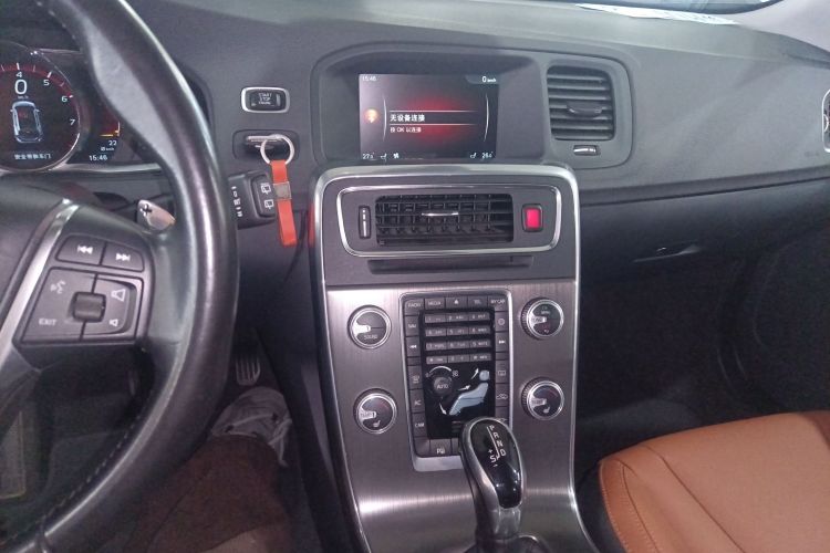 沃尔沃V60 2015款 T5 智雅版中控内饰16