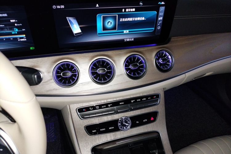 奔驰CLS 2020款 CLS 300 豪华型中控内饰16