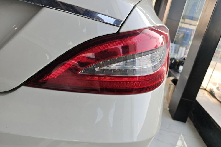 奔驰CLS 2016款 CLS 260 逸彩版车身外观9