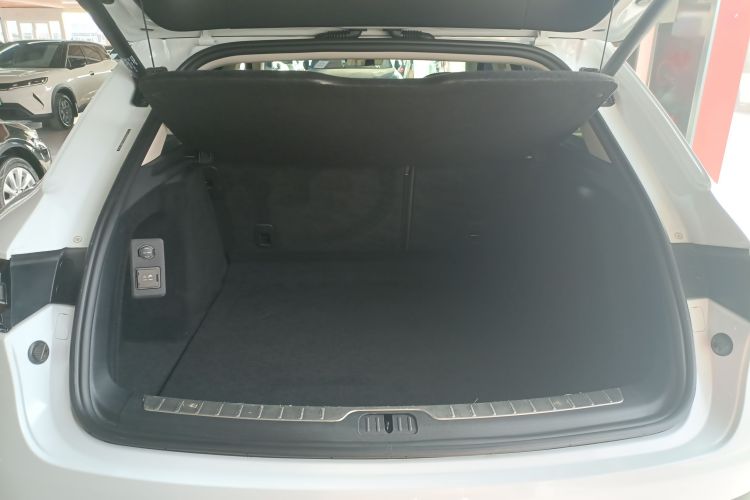 鸿蒙智行 问界M5 2022款 增程后驱标准版机舱底盘23