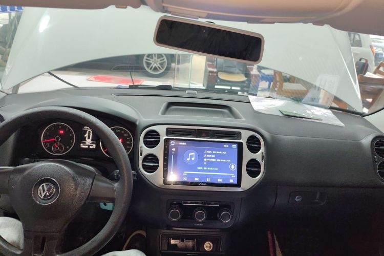 大众 途观 2016款 300TSI 自动两驱风尚版中控内饰12