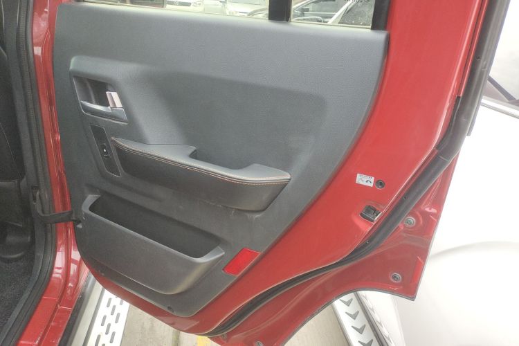 北京BJ40 2016款 40L 2.3T 自动四驱尊享版中控内饰45