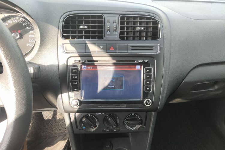 大众 Polo 2016款 1.4L 手动风尚型中控内饰16