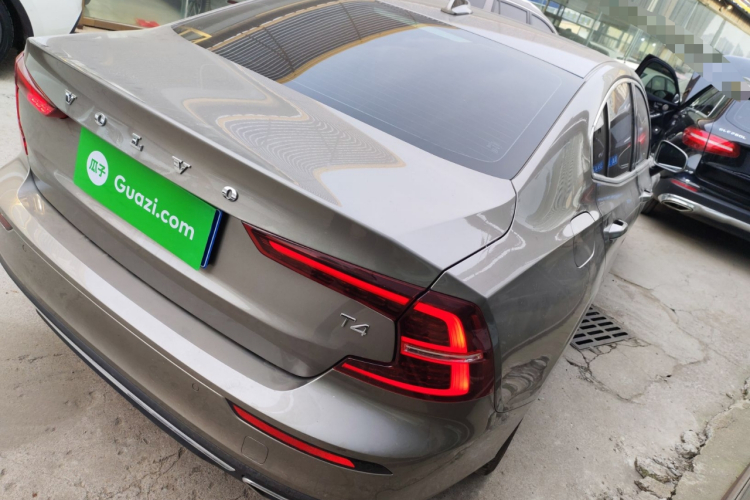 沃尔沃S60 2021款 T4 智逸豪华版车身外观7