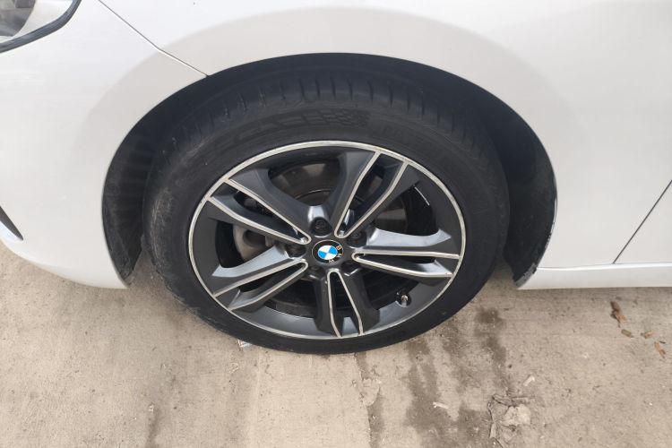 宝马1系 2020款 120i 时尚型车身外观6007