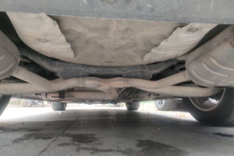 别克 君威 2015款 2.0L 领先时尚型局部细节9009