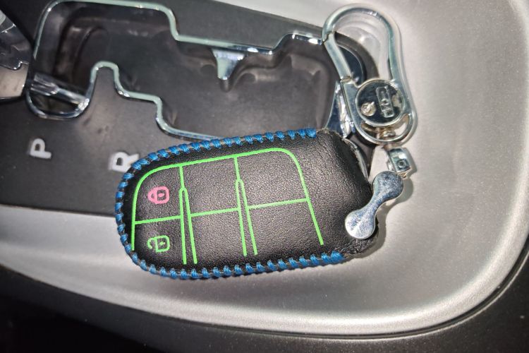 道奇 酷威  2.4L 两驱旅行版中控内饰11