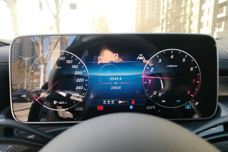 奔驰C级 2025款 C 260 L 运动版中控内饰14