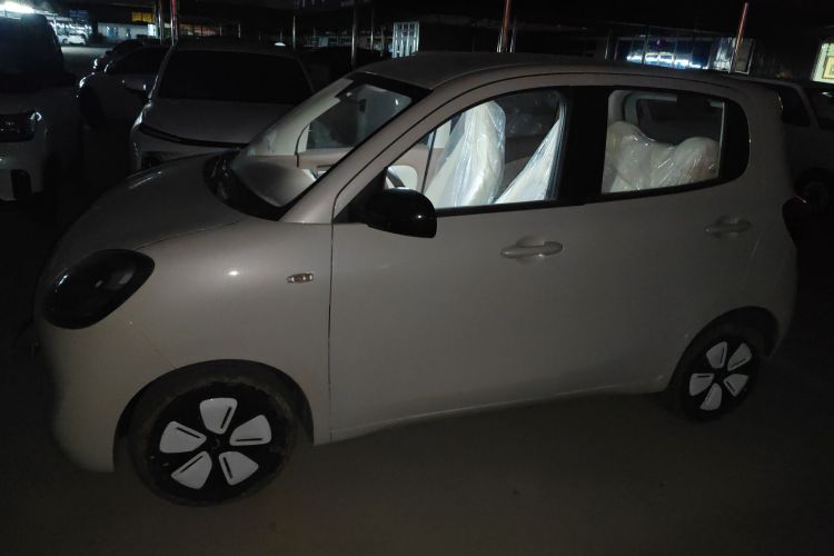 五菱汽车 宏光MINIEV 2025款 四门版 进阶款车身外观4