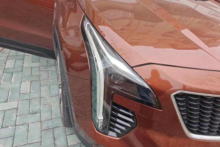 凯迪拉克XT4 2018款 28T 四驱铂金运动版车身外观8