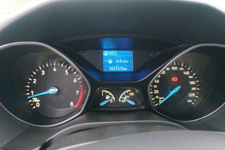 福特 福克斯 2015款 两厢 1.6L 自动风尚型中控内饰14