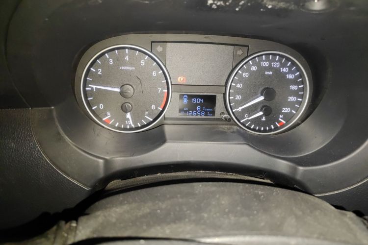 江淮瑞风 瑞风M3 2019款 PLUS 宜家版 1.8L 豪华型 9座中控内饰15