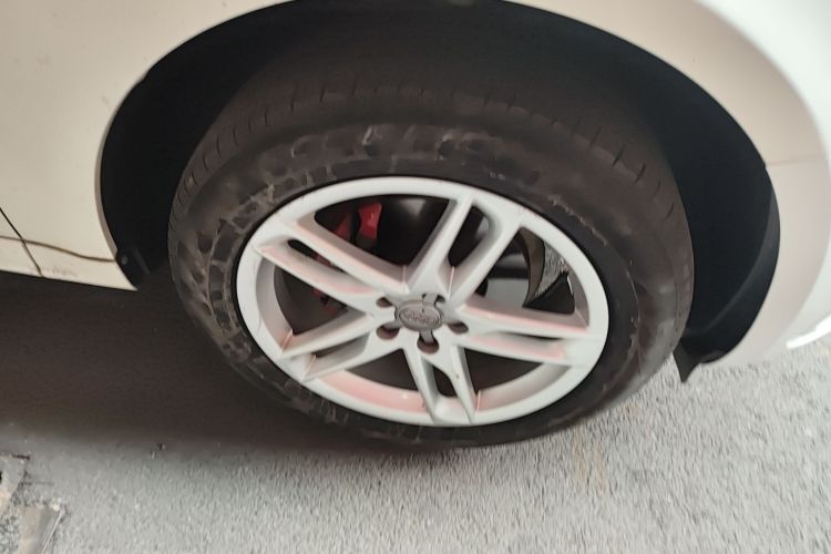 奥迪Q5 2017款 Plus 40 TFSI 技术型车身外观10