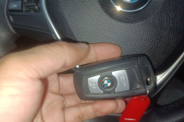 宝马3系GT 2019款 320i 时尚型中控内饰11