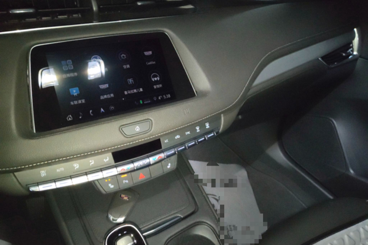 凯迪拉克XT4 2020款 改款 28T 两驱领先运动型中控内饰16