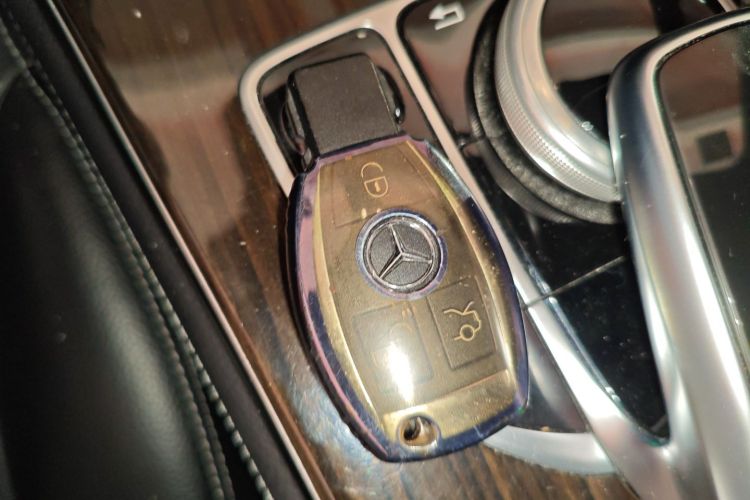 奔驰GLC 2017款 GLC 260 4MATIC 豪华型中控内饰7001