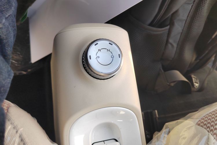 五菱汽车 宏光MINIEV 2024款 第三代 215km 青春版中控内饰18