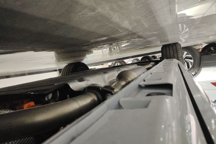 鸿蒙智行 尚界H5 2025款 增程 Pro局部细节9002