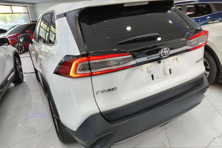 丰田 威兰达 2023款 2.0L CVT两驱领先版车身外观6003