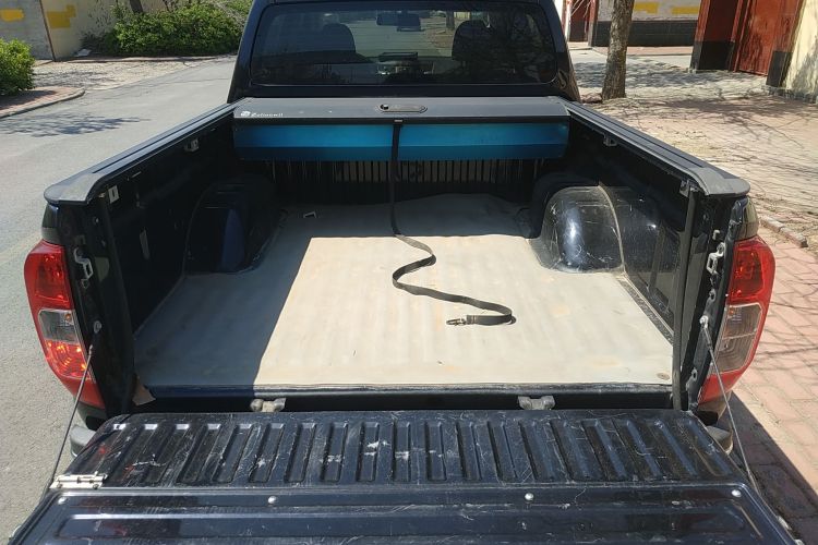 日产 纳瓦拉 2017款 2.5L自动两驱豪华版QR25局部细节23