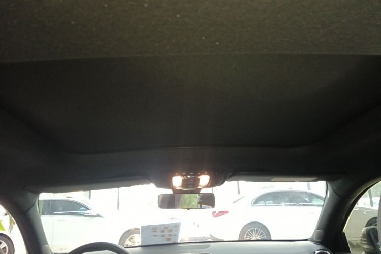 奔驰A级 2020款 改款 A 180 L 运动轿车特殊配置中控内饰22