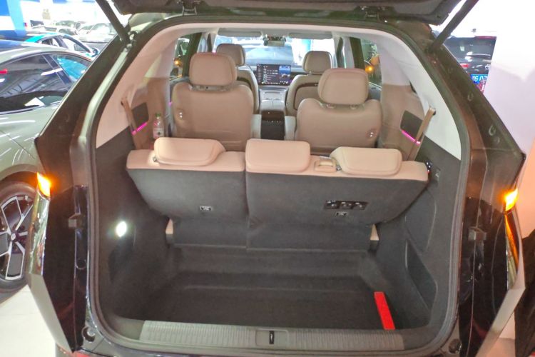 小鹏X9 2025款 740超长续航 Max局部细节23