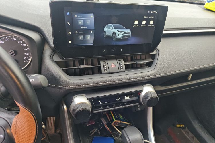 丰田 RAV4荣放 2023款 2.0L CVT两驱都市版中控内饰16