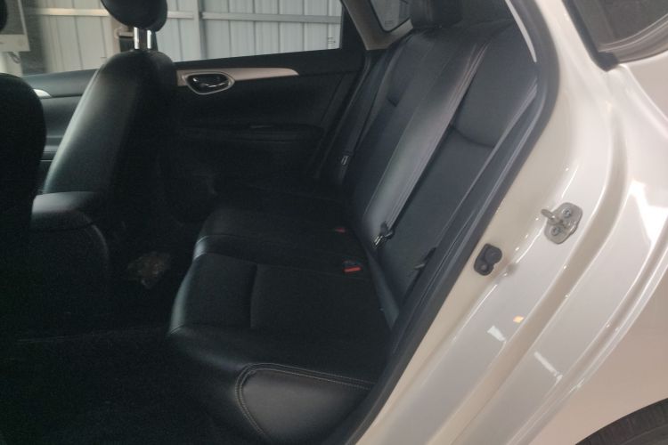 日产 轩逸 2024款 经典 1.6XE CVT舒适版中控内饰21