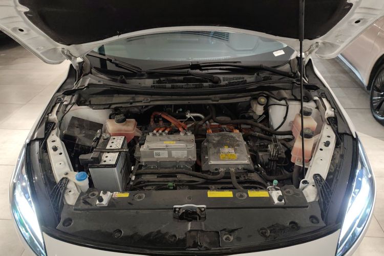 小鹏G3 2020款 520i 智享版机舱底盘24