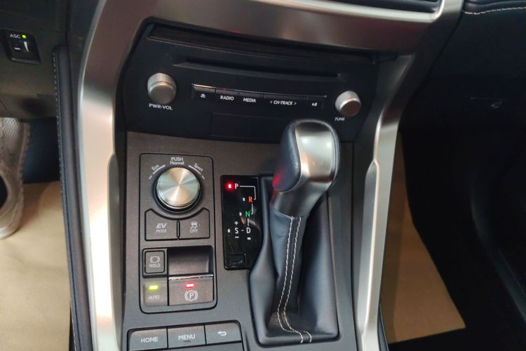 雷克萨斯NX 2020款 300h 前驱 锋尚版 国VI中控内饰18