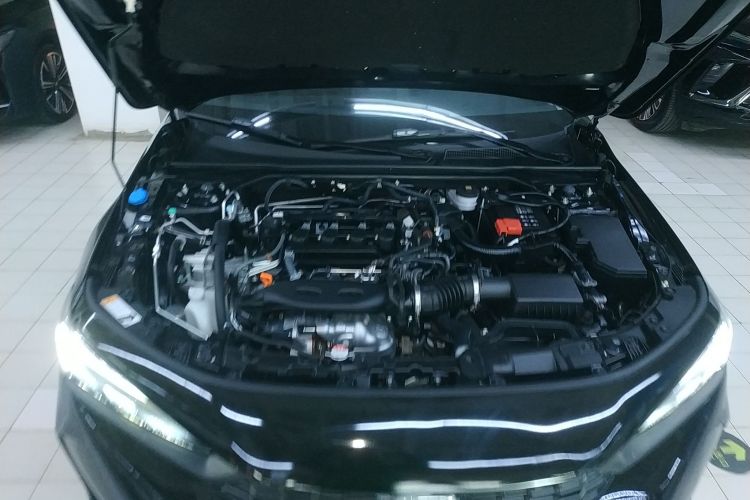 本田 思域 2025款 240TURBO CVT 智趣Plus机舱底盘24