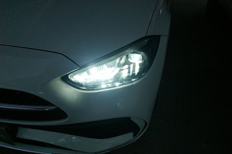 奔驰C级 2022款 C 200 L 运动版局部细节36