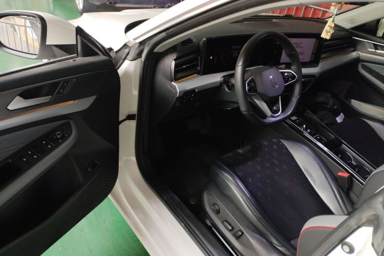 大众 2023款 凌渡L 280TSI DSG酷辣版中控内饰7003