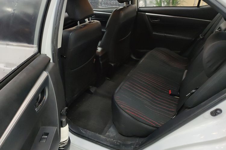 丰田 雷凌 2017款 改款 185T CVT精英版 国V中控内饰21