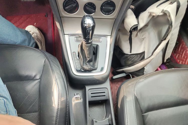 大众 朗逸 2013款 改款经典 1.6L 自动舒适版中控内饰18