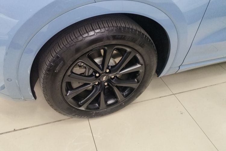 理想汽车 理想ONE 2021款 增程6座版车身外观6001