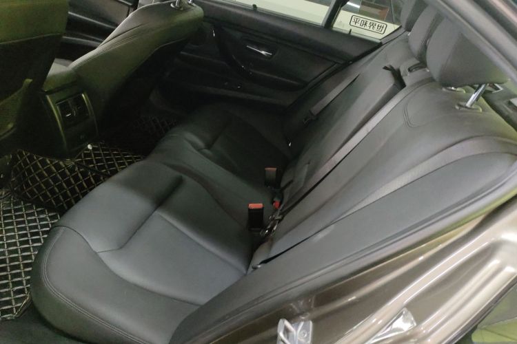 宝马3系 2019款 320Li 时尚型中控内饰21