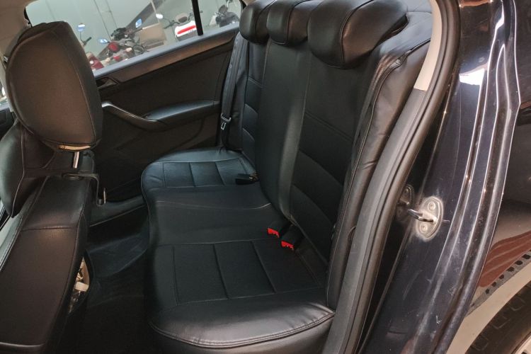 大众 桑塔纳 2013款 1.4L 手动风尚版中控内饰21