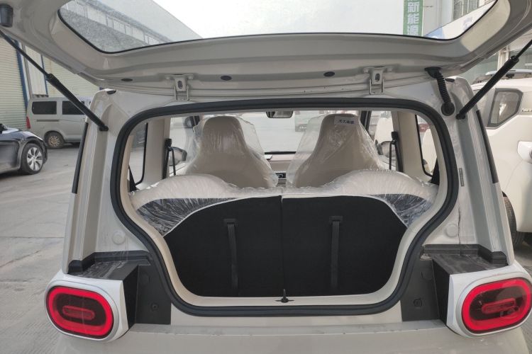 五菱汽车 宏光MINIEV 2024款 第三代 215km 青春版机舱底盘23