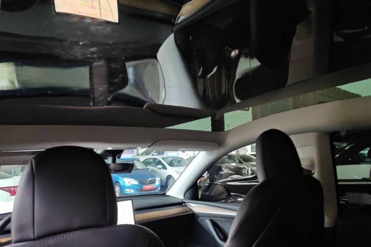 特斯拉 Model Y 2021款 标准续航后驱版中控内饰22