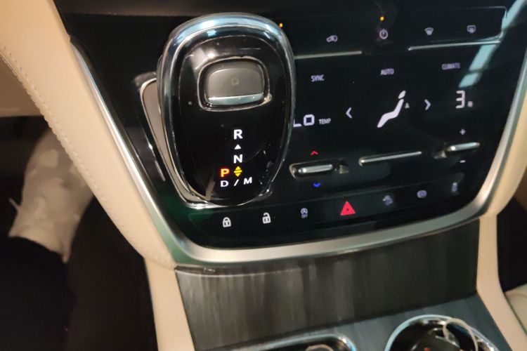 别克GL8 2022款 ES陆尊 653T 尊享型中控内饰18