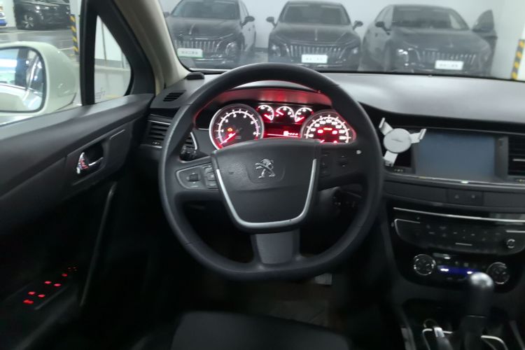 标致508 2013款 2.0L 两周年纪念 自动天窗经典版中控内饰13