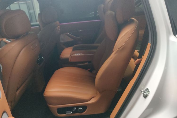 鸿蒙智行 问界M8 2025款 纯电 Max+ 六座四驱版中控内饰21