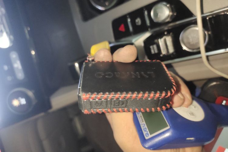 领克09 EM-P 2023款 2.0TD EM-P 远航版AM 六座中控内饰11