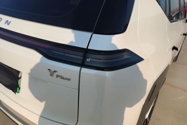 埃安 AION Y 2023款 Younger 星耀版车身外观9