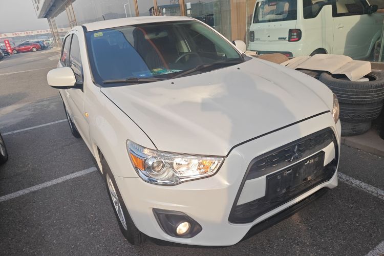 三菱 劲炫ASX 2013款 2.0L CVT两驱精英版车身外观3