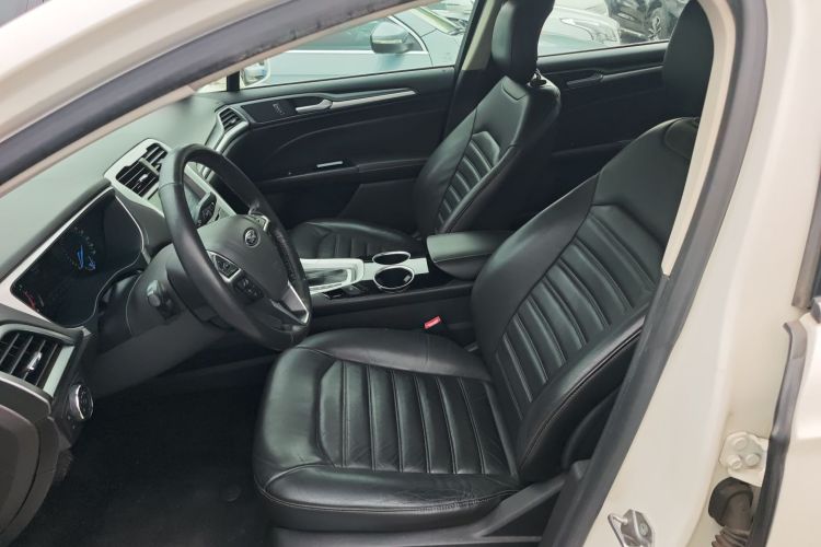 福特 蒙迪欧 2013款 1.5L GTDi180时尚型中控内饰19