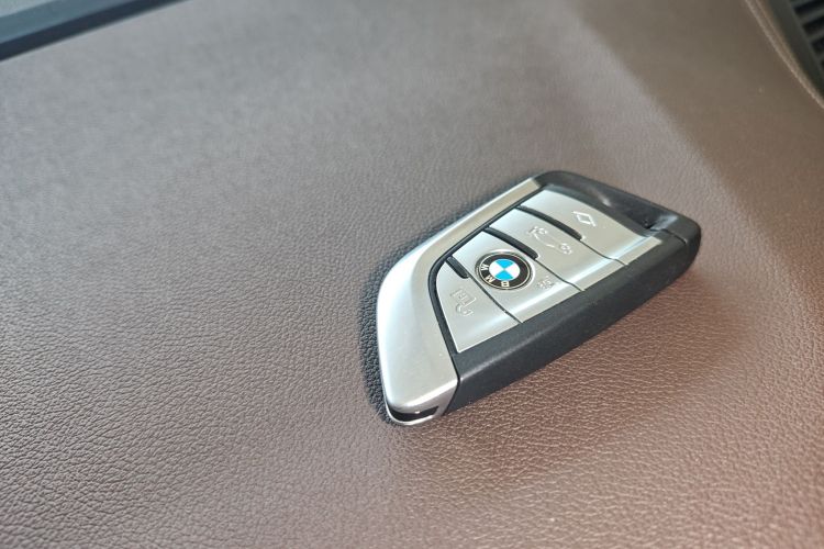 宝马5系 2021款 改款 530Li 领先型 M运动套装中控内饰7001